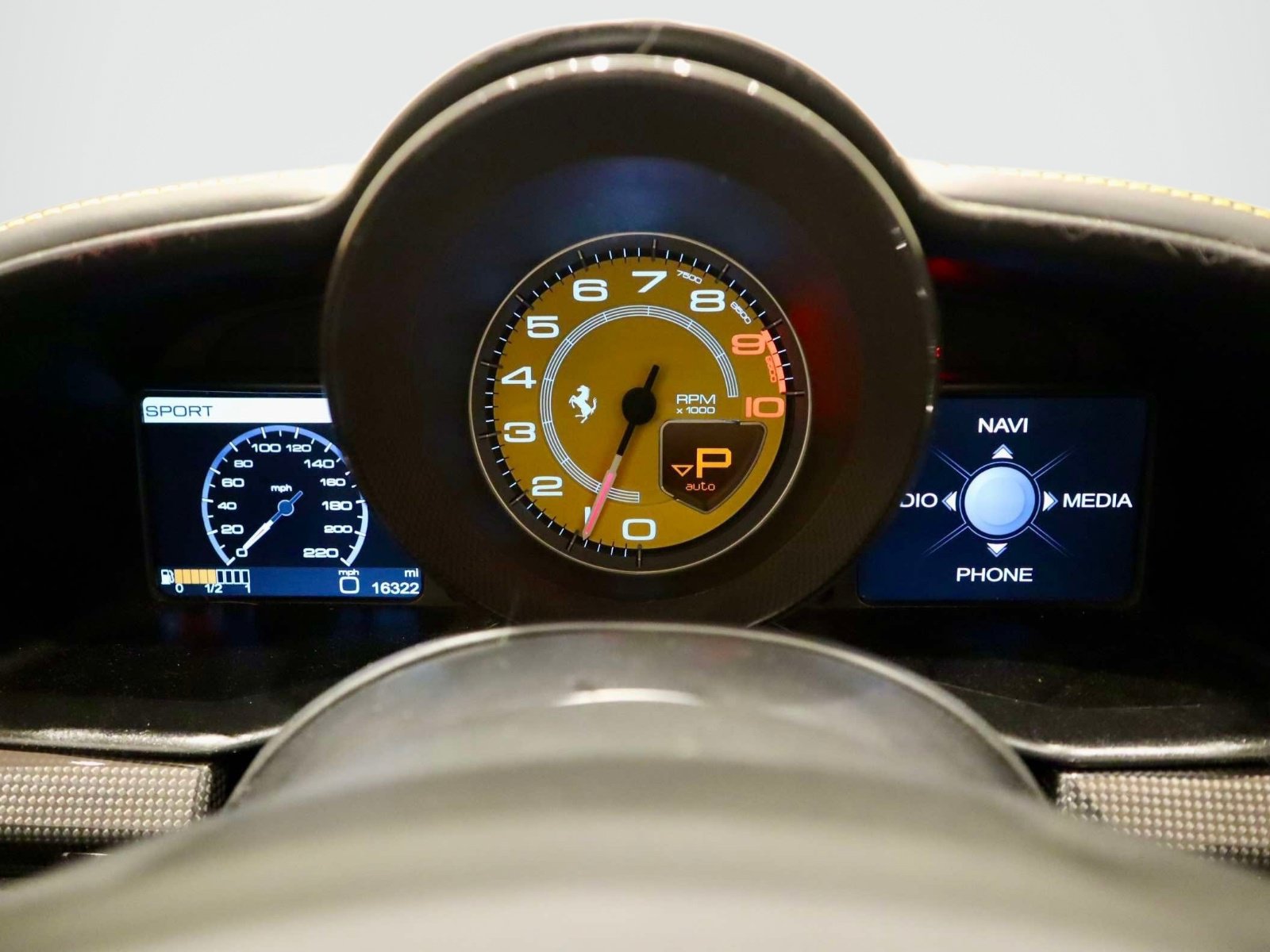 Used 2013 Ferrari 458 Spider RWD image 34