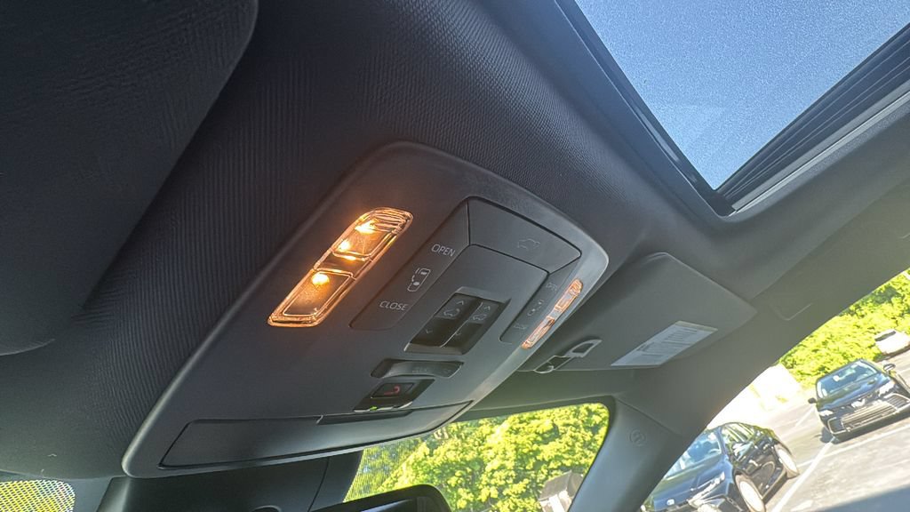 Used 2024 Toyota Sienna XSE w/ XSE Premium Package FWD image 26