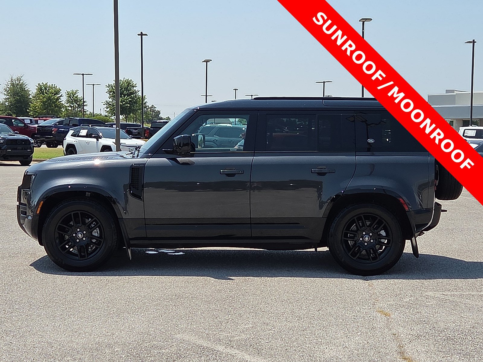 Used 2024 Land Rover Defender 110 X-Dynamic SE AWD/4WD image 3