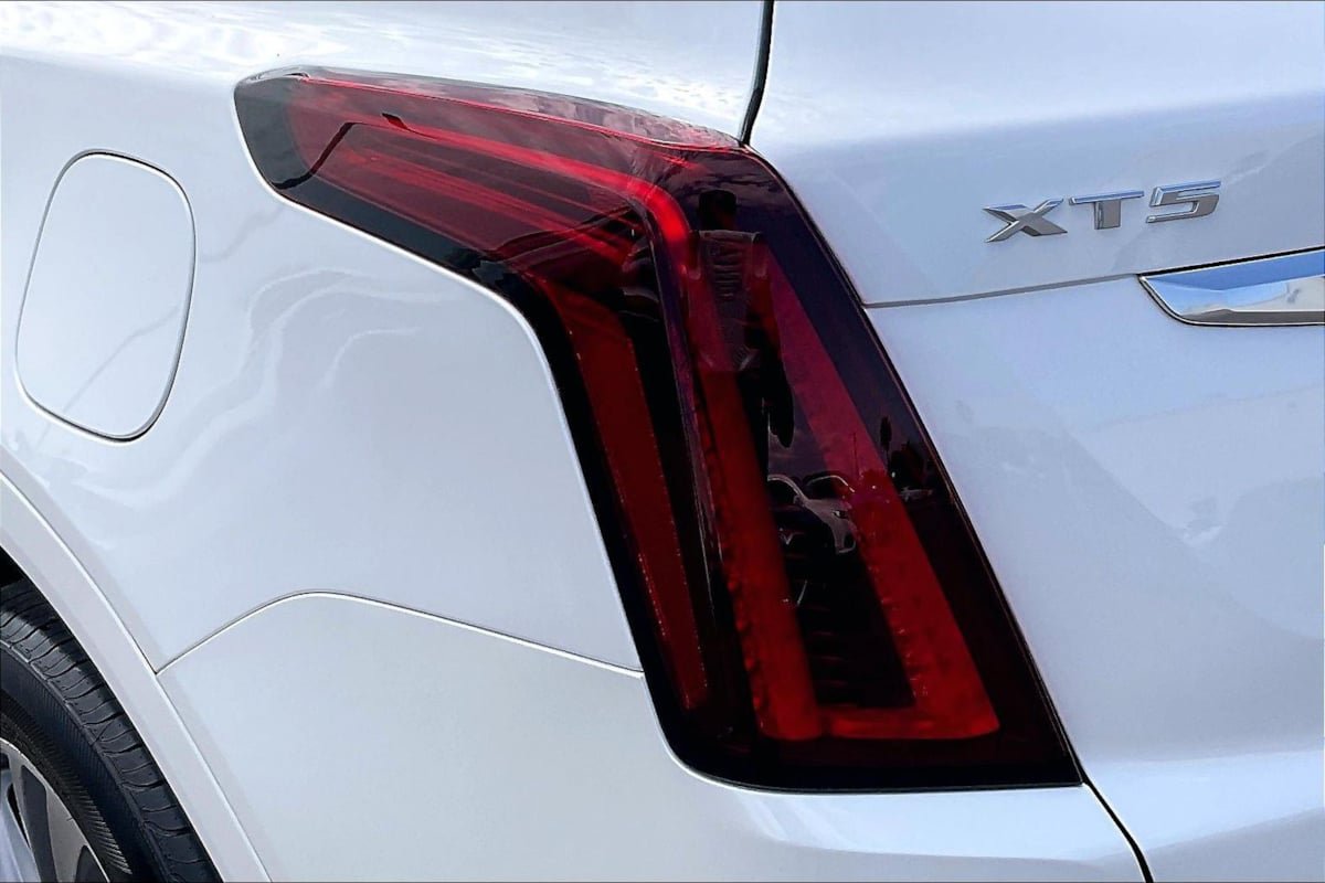 Used 2025 Cadillac XT5 Premium Luxury FWD image 27