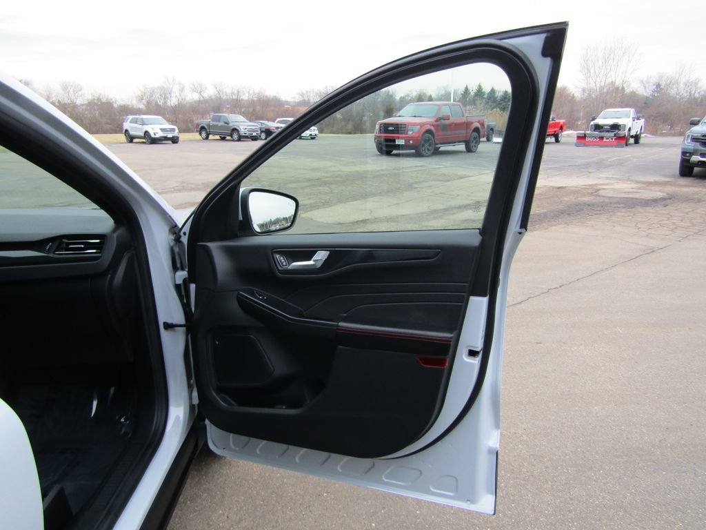 Used 2025 Ford Escape ST-Line Select w/ Tech Pack #1 AWD/4WD image 35