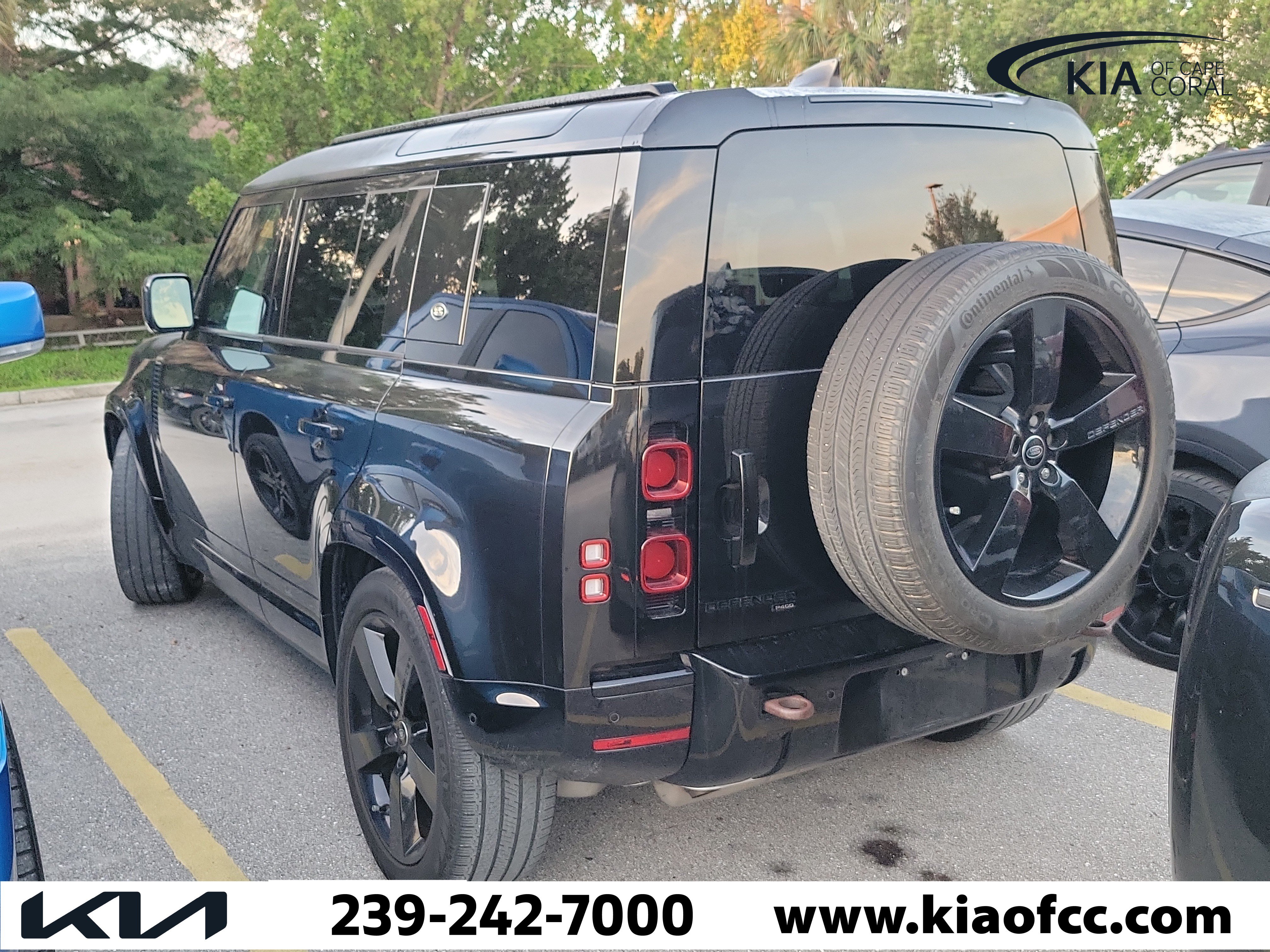 Used 2022 Land Rover Defender 110 X-Dynamic HSE AWD/4WD image 4