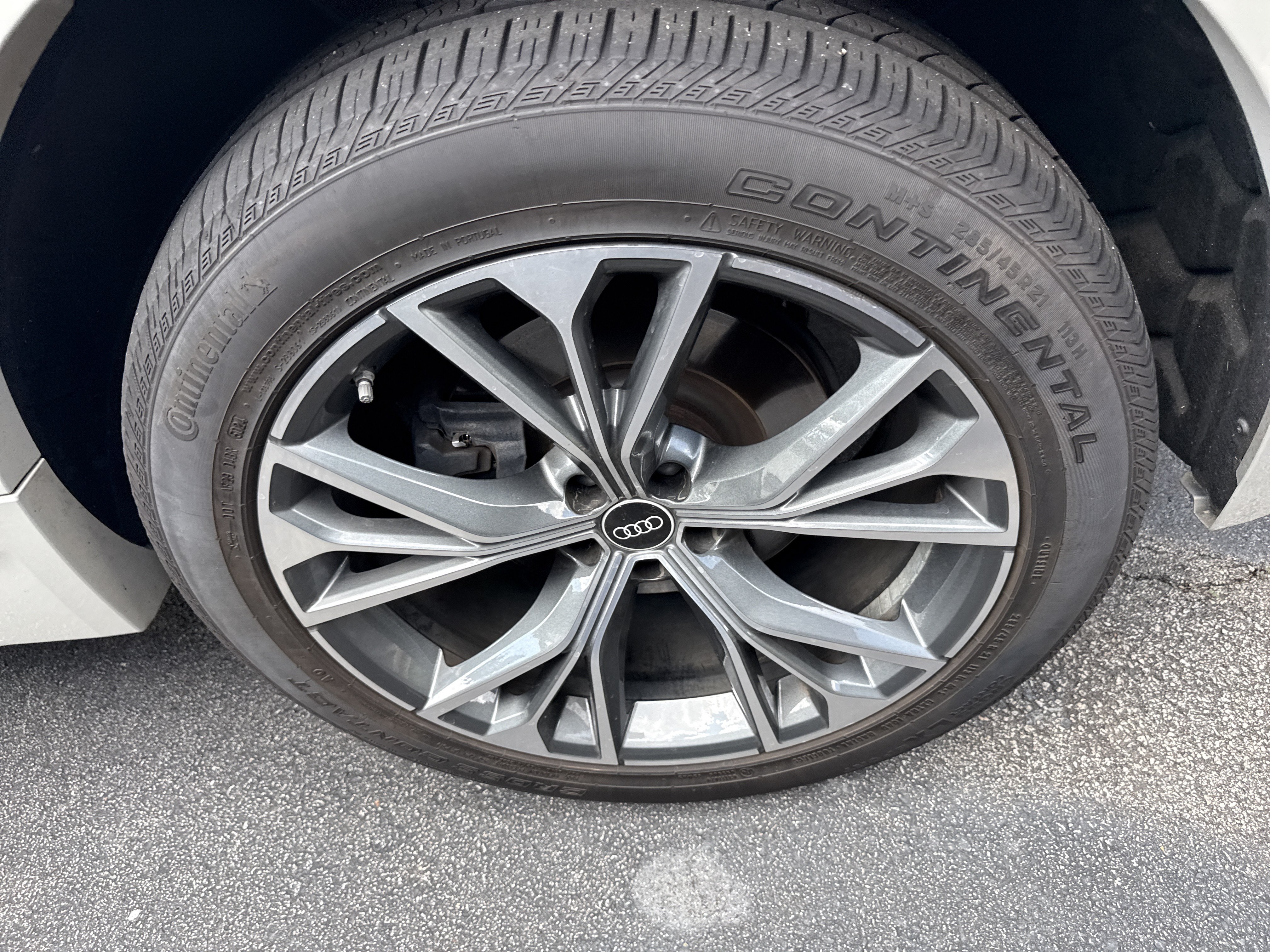 Used 2022 Audi Q8 Premium AWD/4WD image 46