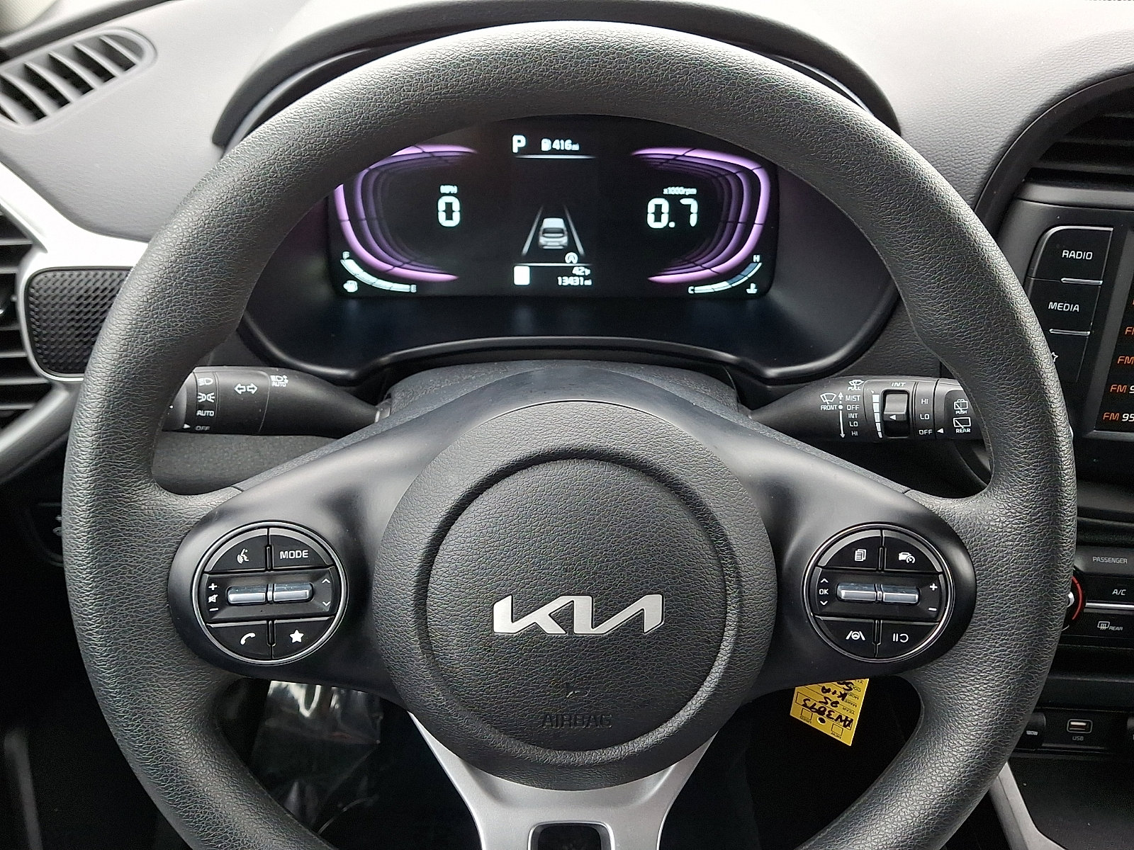 Used 2025 Kia Soul LX w/ LX Technology Package image 18