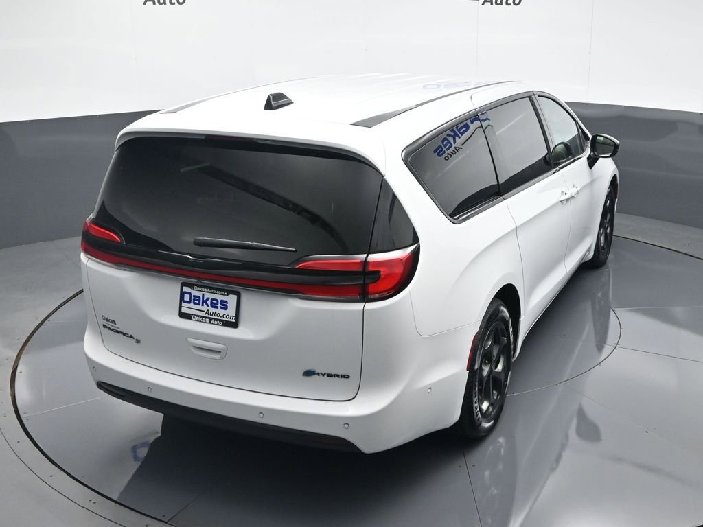 Used 2024 Chrysler Pacifica Select image 53