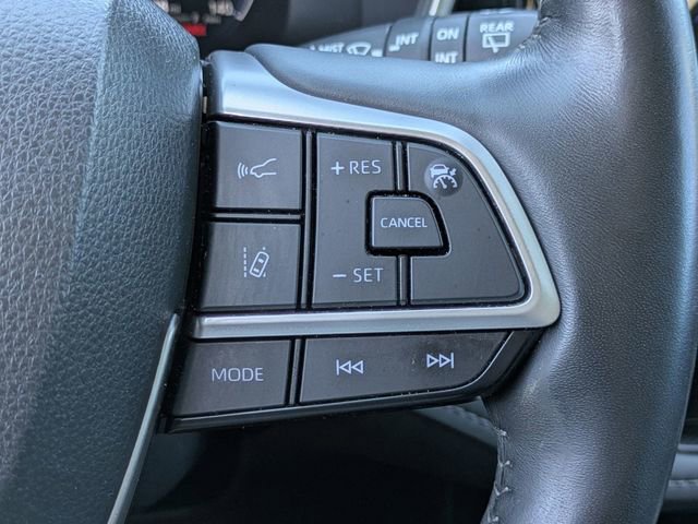Used 2023 Toyota Highlander Limited FWD image 27