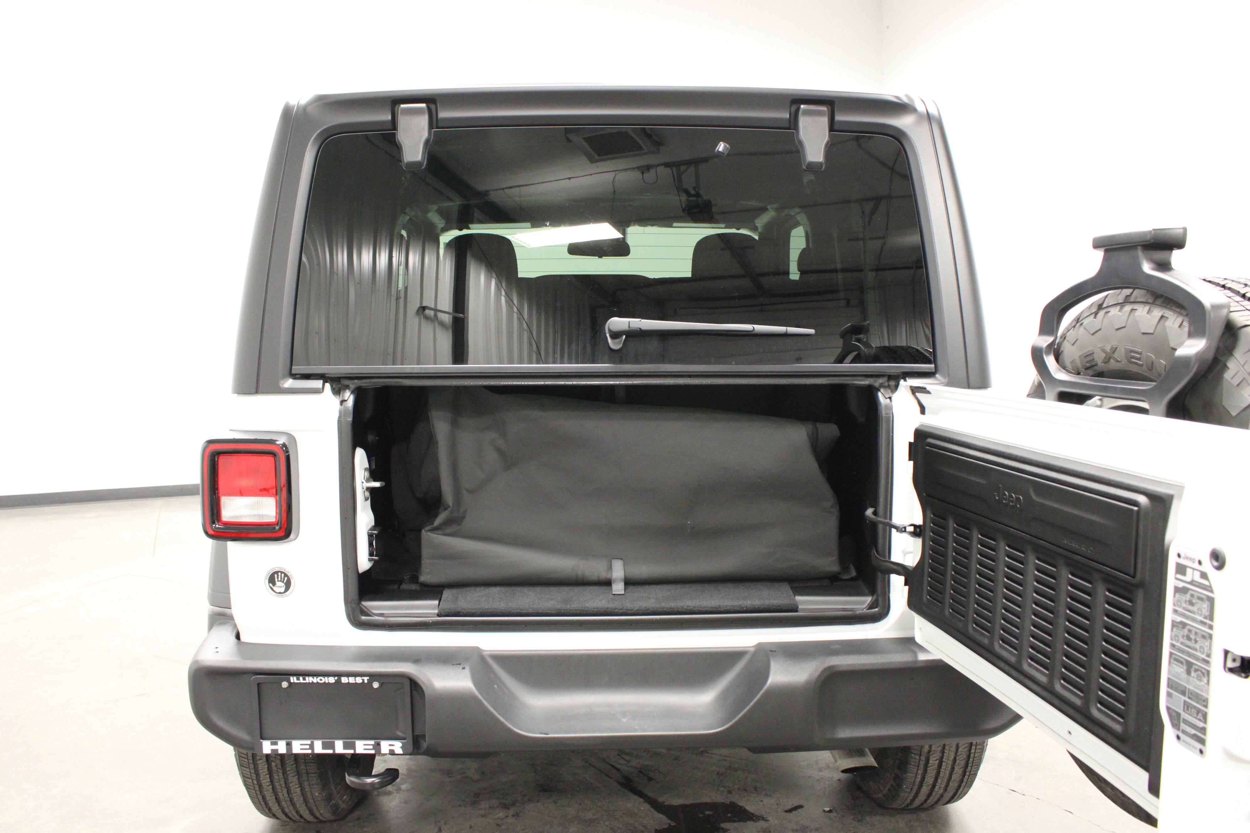 Used 2024 Jeep Wrangler Sport S AWD/4WD image 12