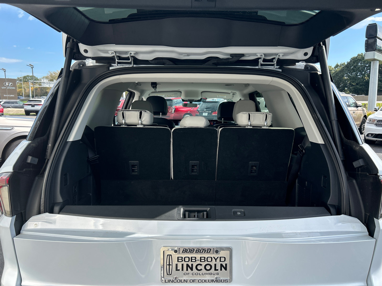 New 2026 Lincoln Navigator Premiere AWD/4WD image 9