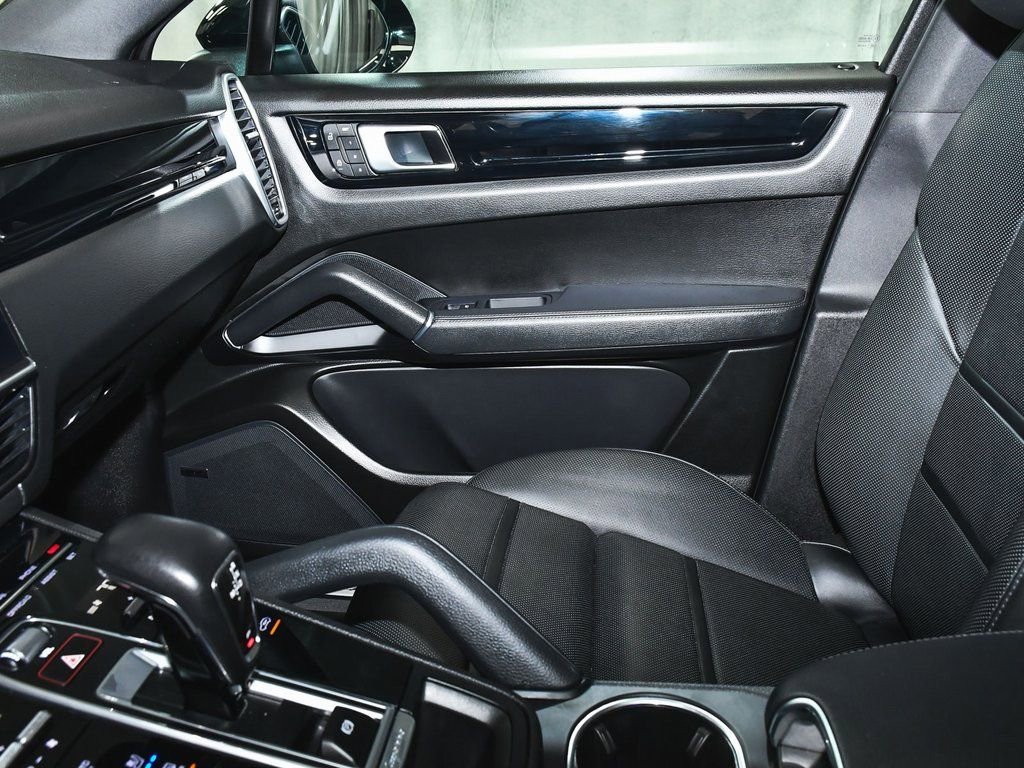 Used 2022 Porsche Cayenne Platinum Edition AWD/4WD image 51