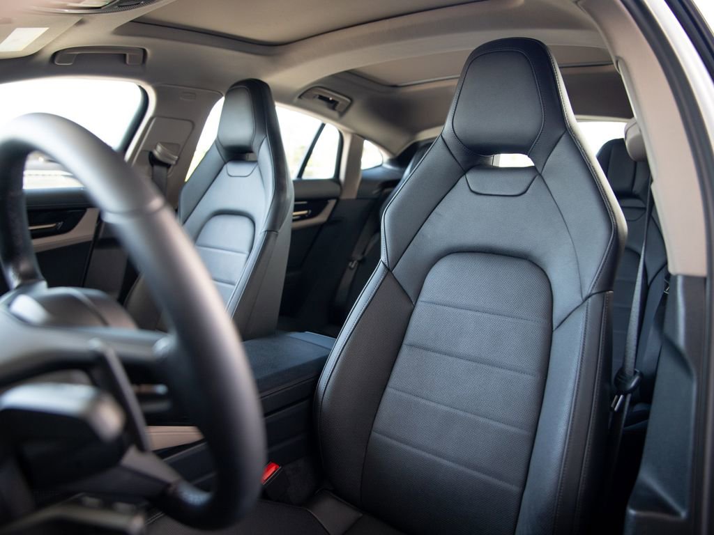 Certified 2025 Porsche Panamera 4 image 5