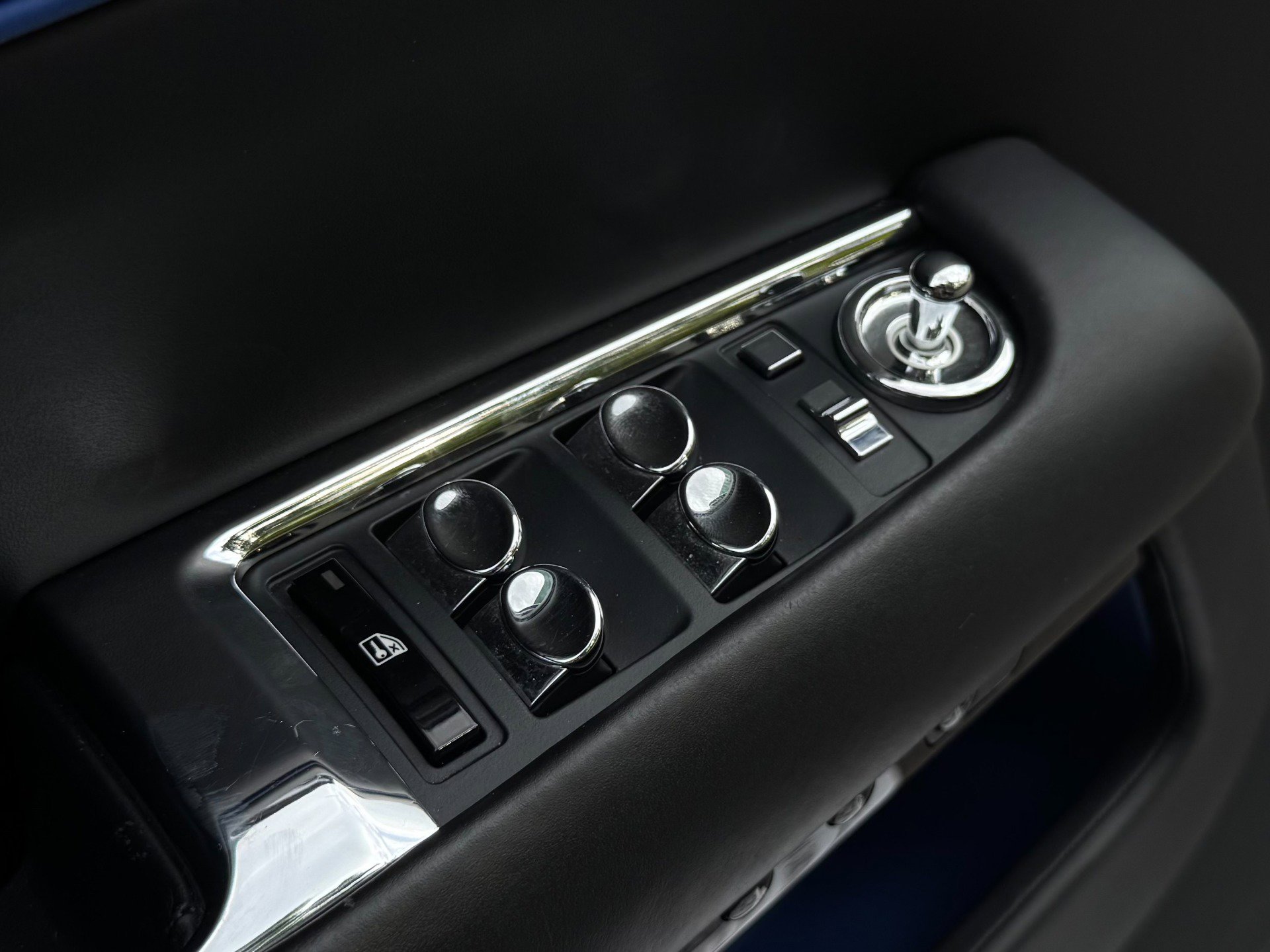 Used 2016 Rolls-Royce Wraith RWD image 34