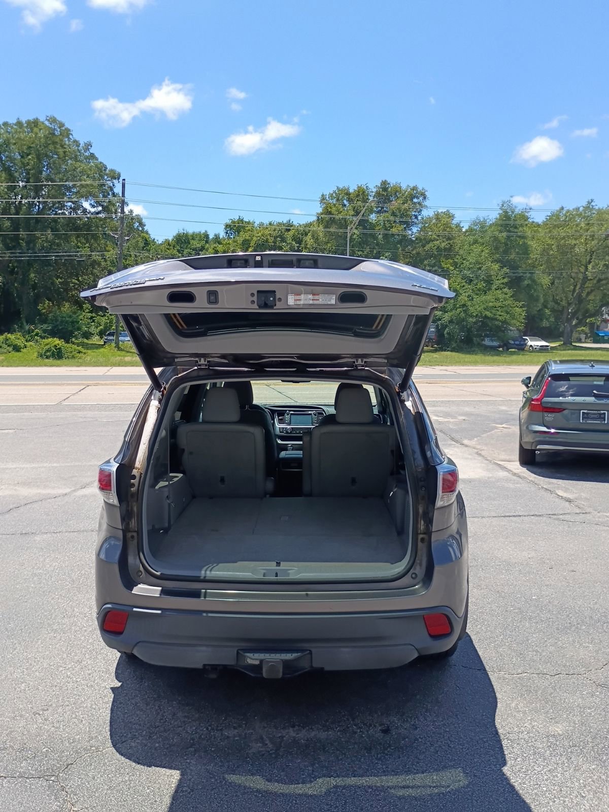 Used 2015 Toyota Highlander XLE FWD image 4