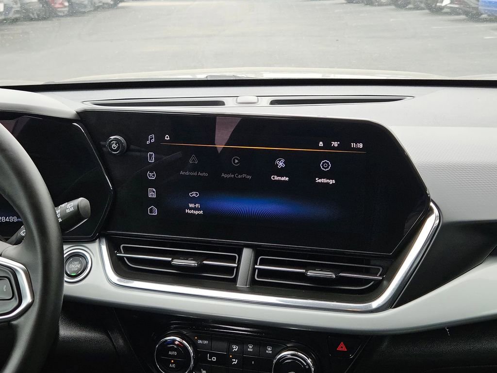 Used 2025 Chevrolet Trax LT w/ LT Convenience Package FWD image 20