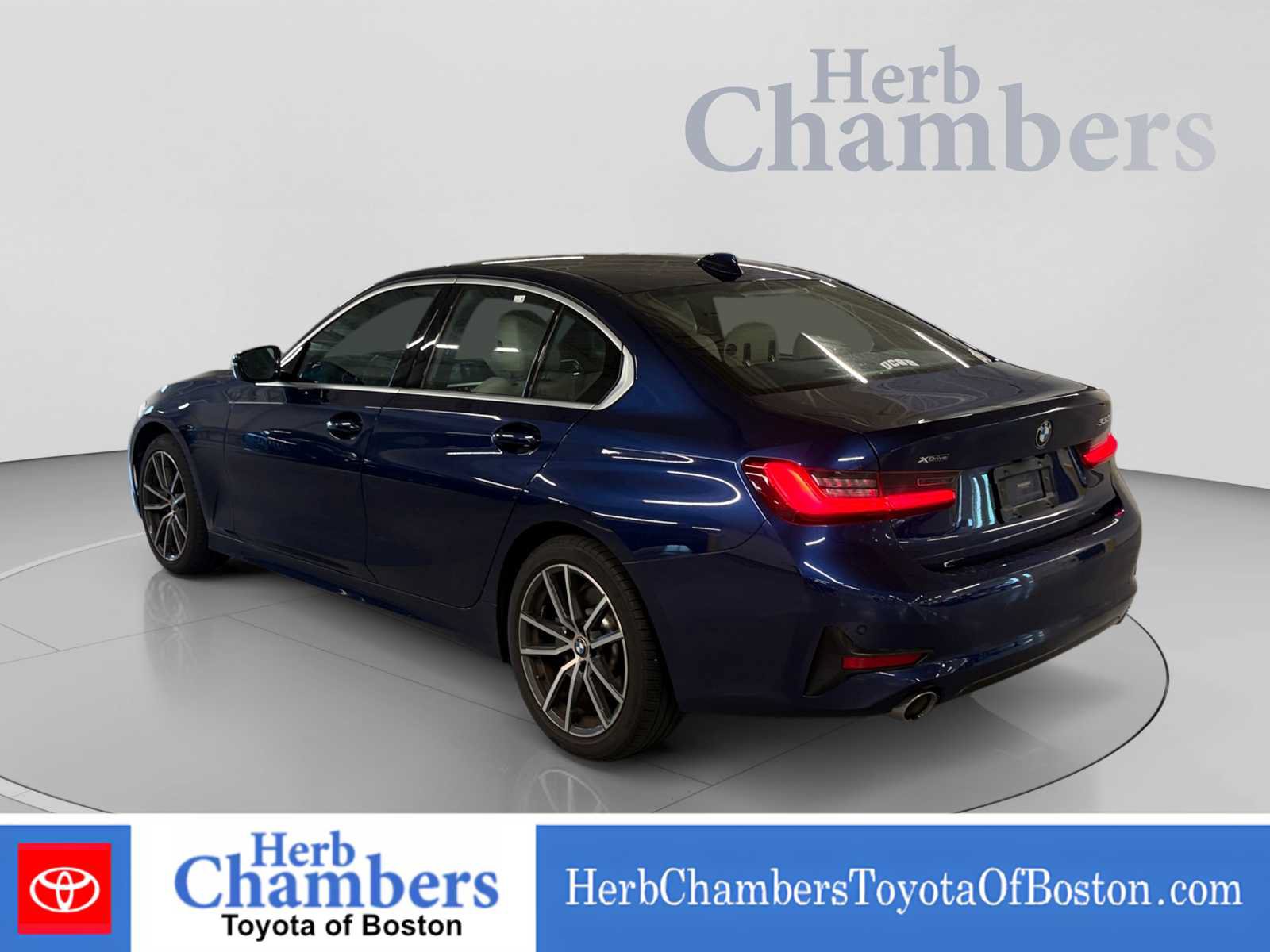 Used 2020 BMW 330i xDrive Sedan w/ Convenience Package AWD/4WD image 3