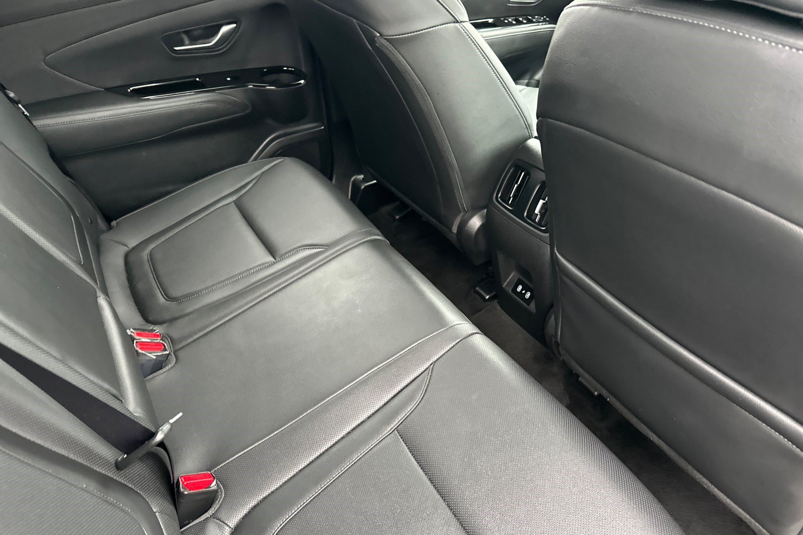 Used 2025 Hyundai Santa Cruz SEL FWD image 31