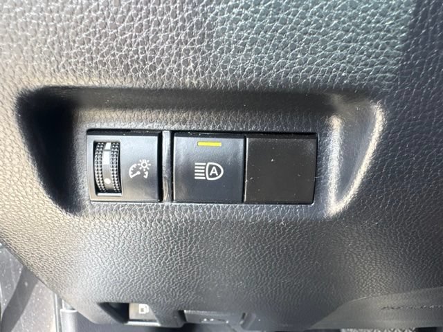 Used 2023 Toyota RAV4 LE AWD/4WD image 21
