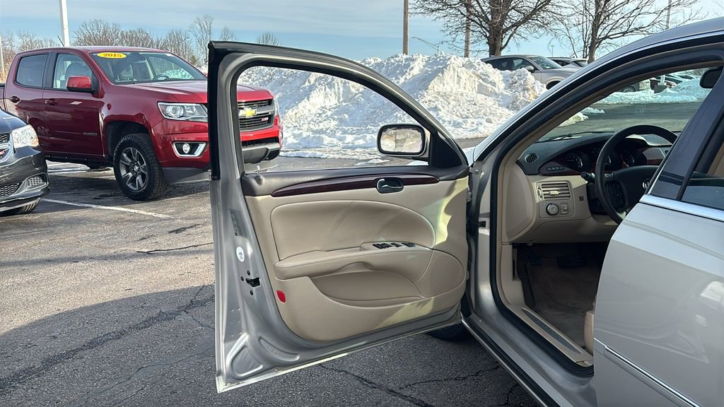 Used 2008 Buick Lucerne CXL w/ Driver Confidence Package image 11