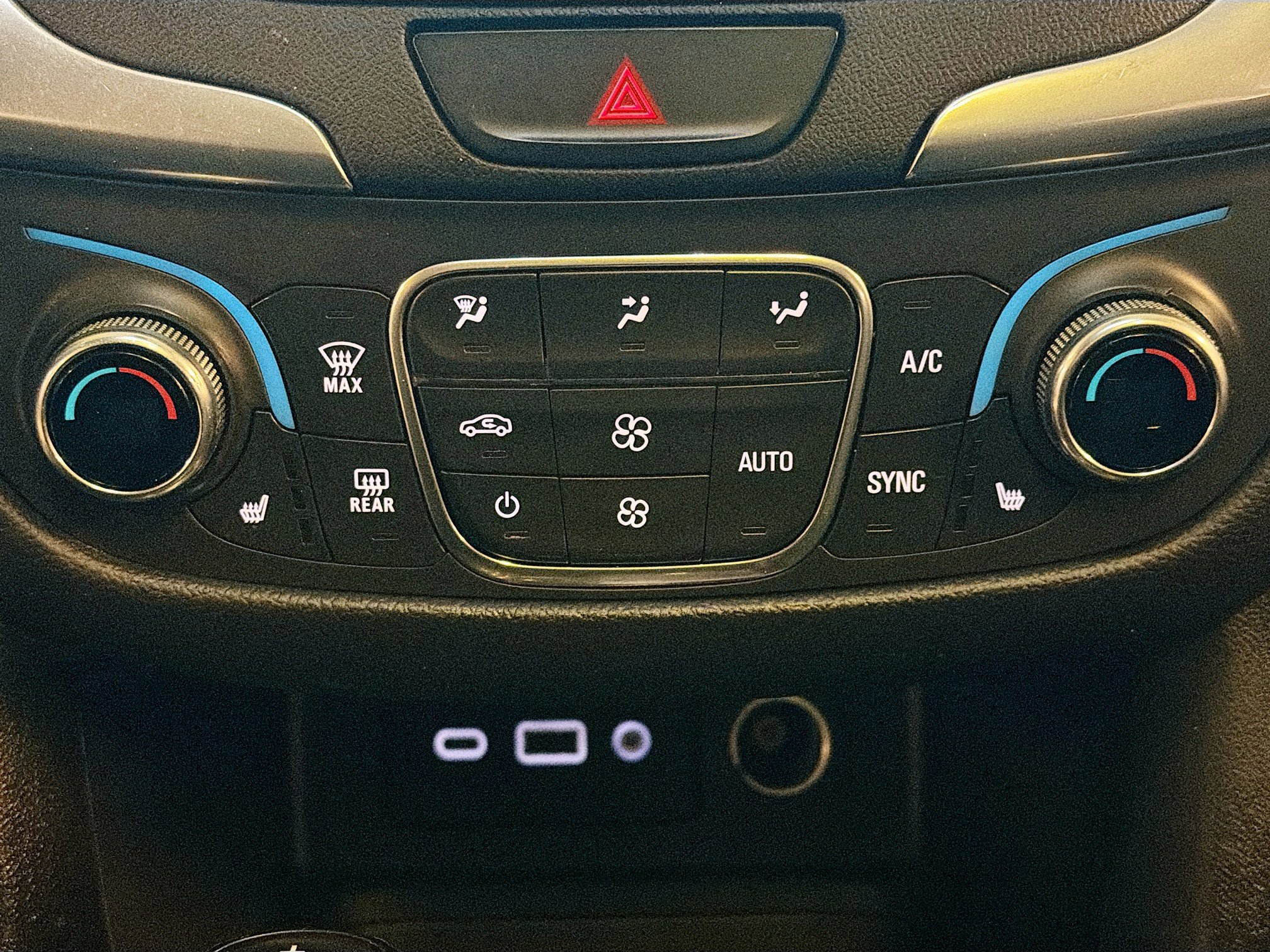 Used 2021 Chevrolet Equinox LT image 23