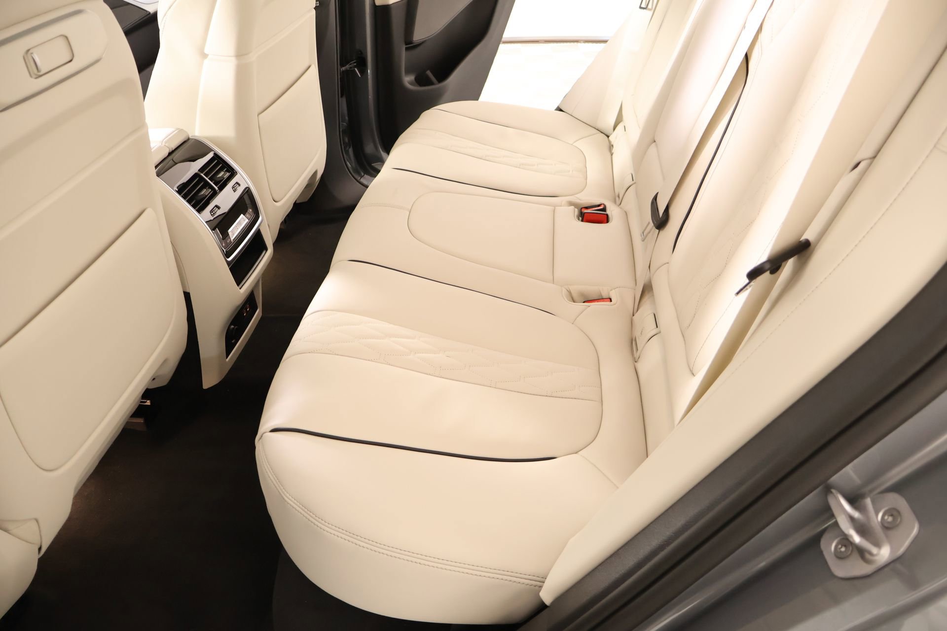 New 2026 BMW X5 xDrive50e AWD/4WD image 12