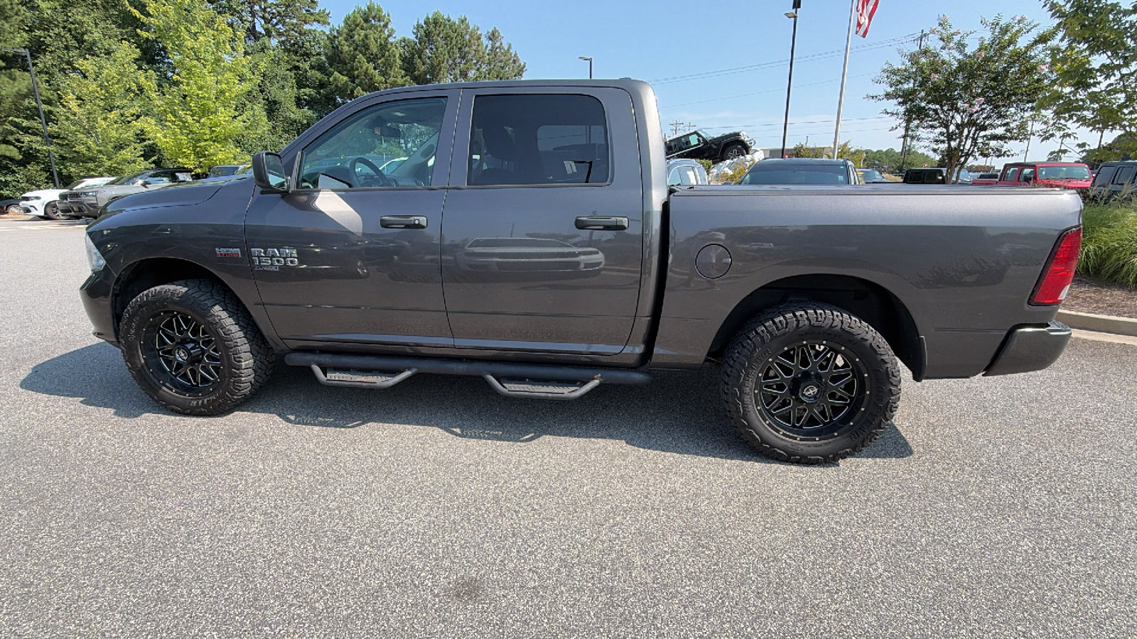 Used 2019 RAM 1500 Express AWD/4WD image 11