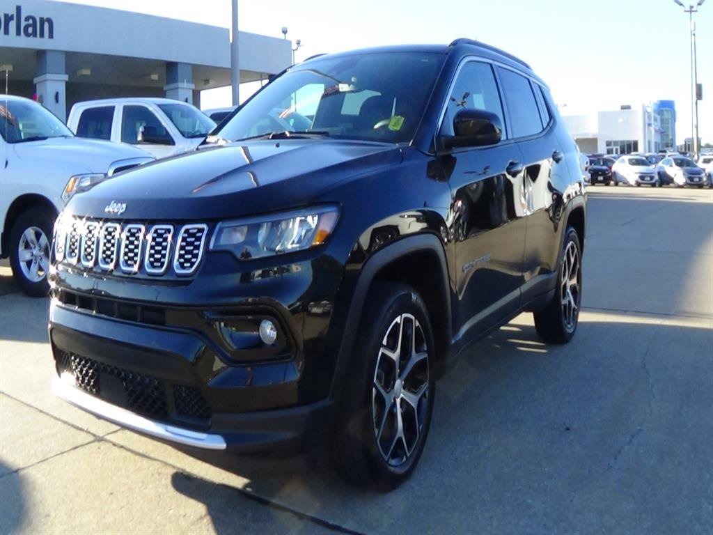 Used 2024 Jeep Compass Limited w/ Sun and Sound Group image 2