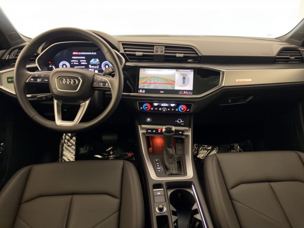 Certified 2025 Audi Q3 2.0T Premium Plus w/ Premium Plus Package AWD/4WD image 17