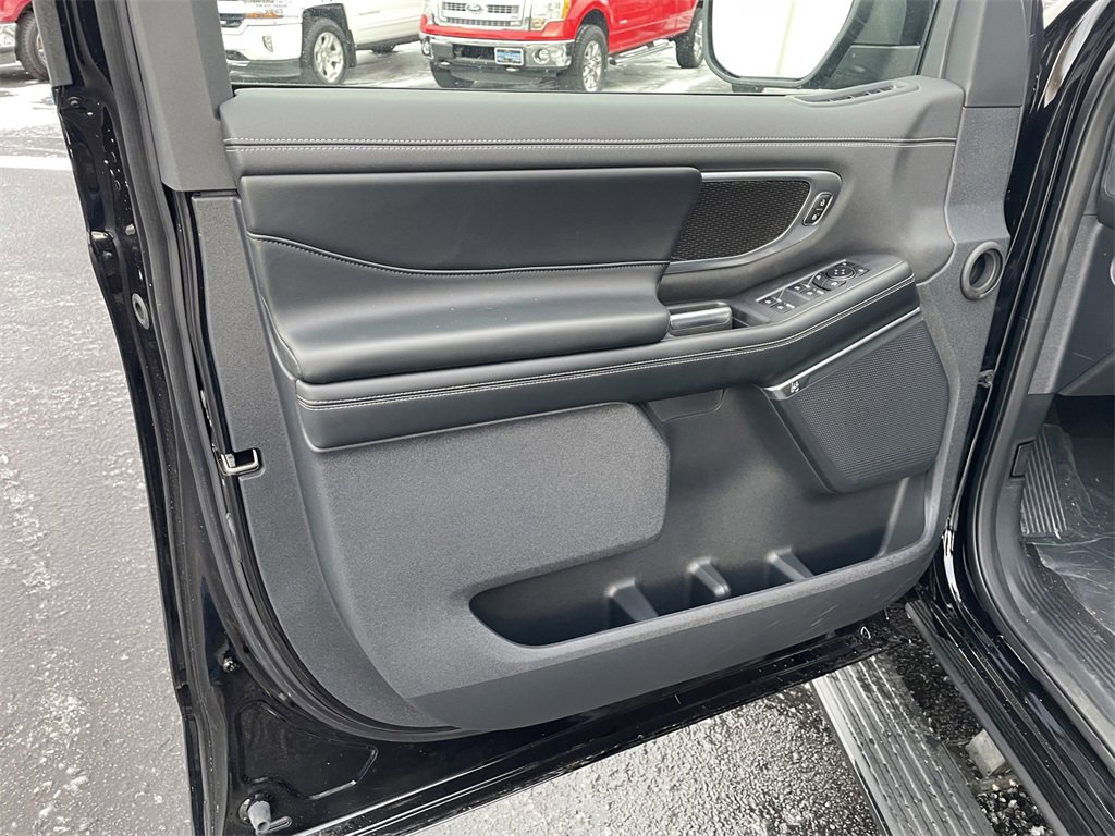 New 2025 Ford Expedition Max Platinum w/ Stealth Performance Package image 25