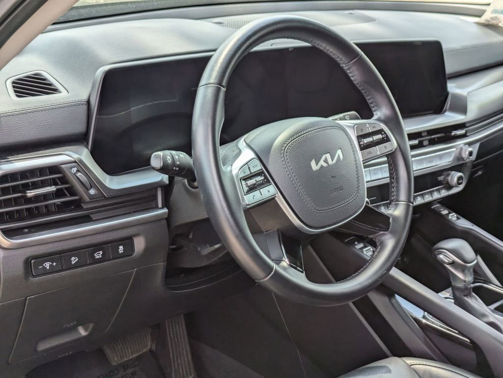 Used 2025 Kia Telluride S image 14