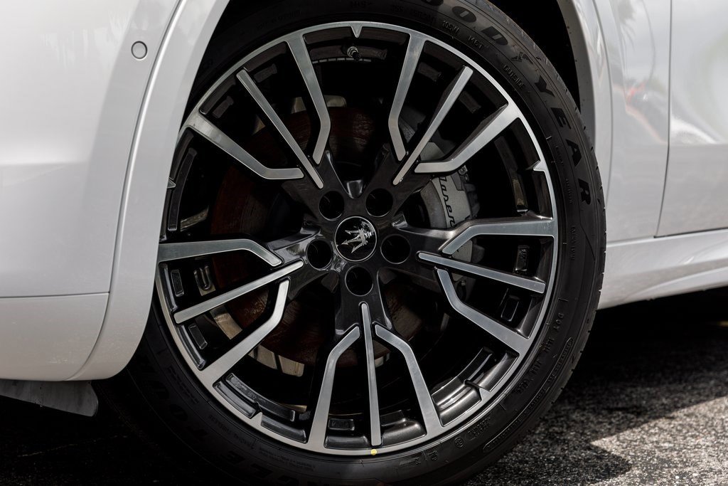New 2025 Maserati Grecale GT image 10