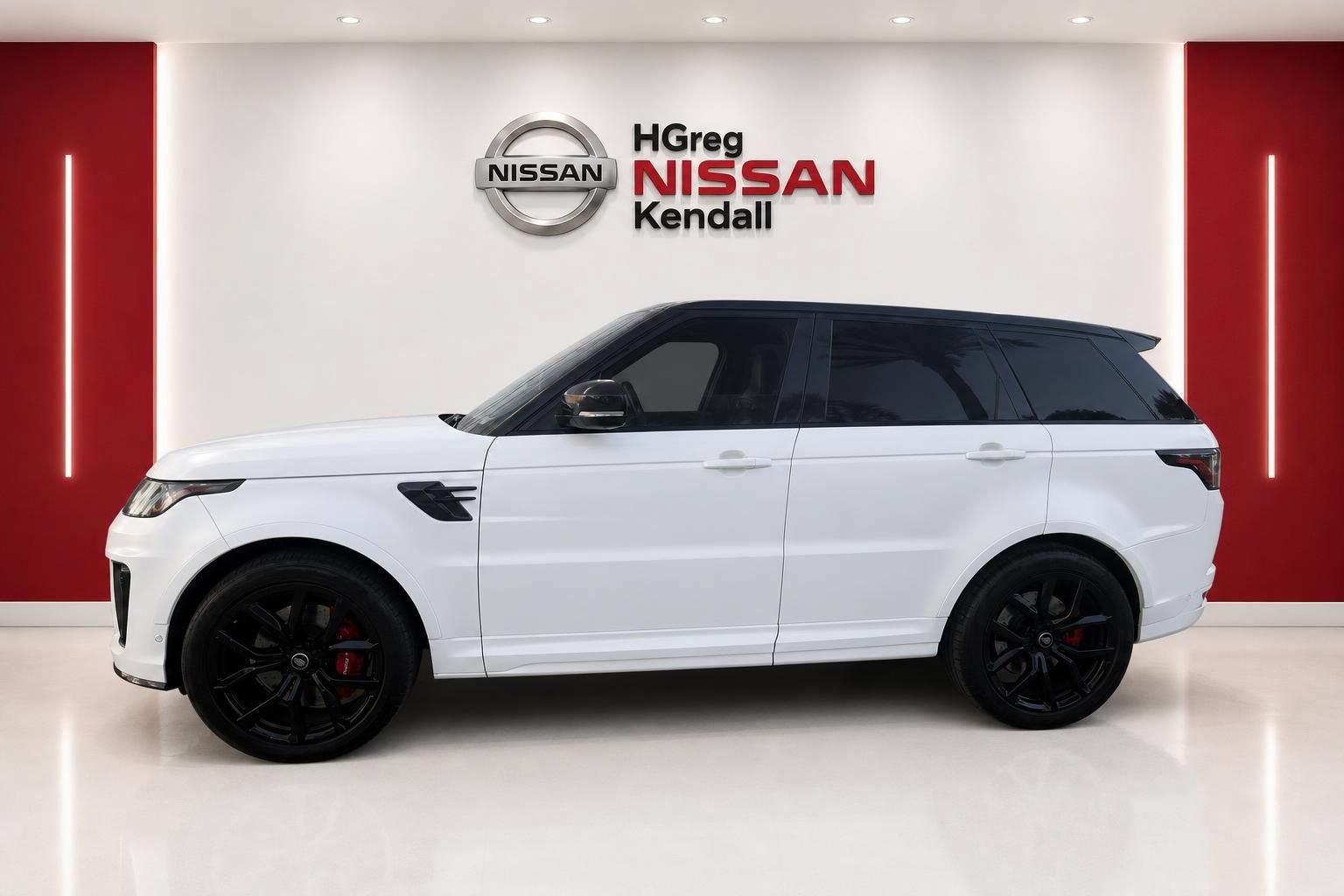 Used 2018 Land Rover Range Rover Sport SVR AWD/4WD image 3