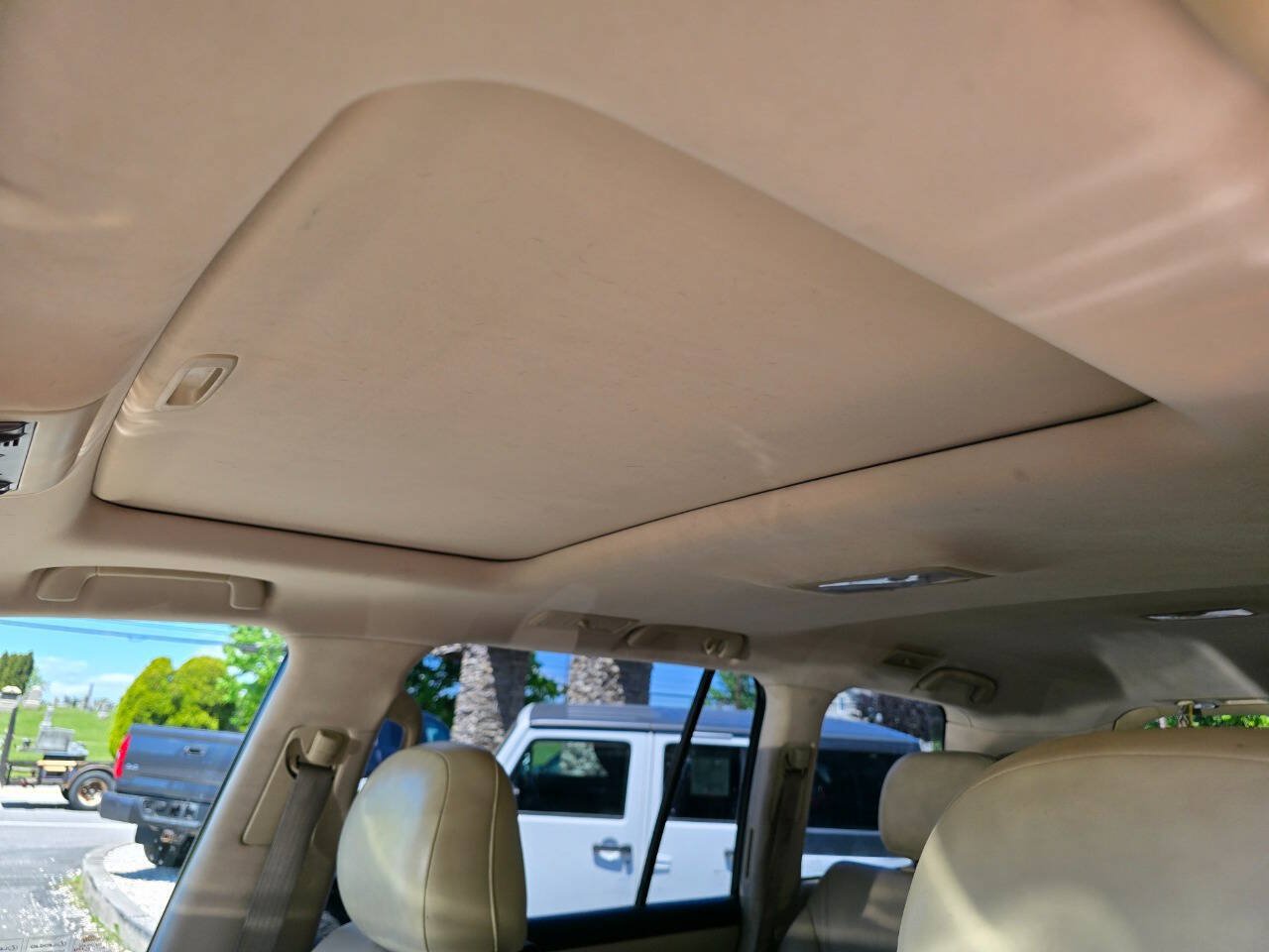 Used 2011 Lexus LX 570 4WD image 20