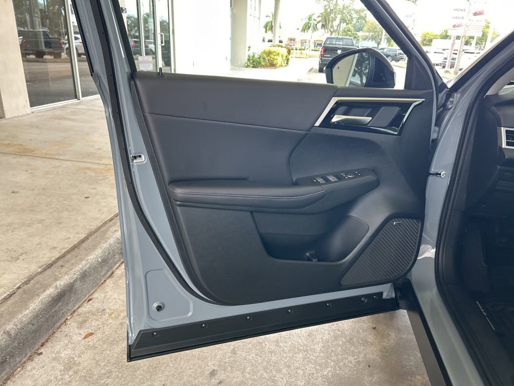 New 2026 Mitsubishi Outlander Trail Edition image 41