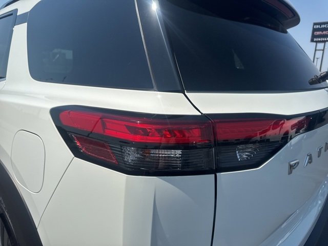 Used 2022 Nissan Pathfinder SV image 23