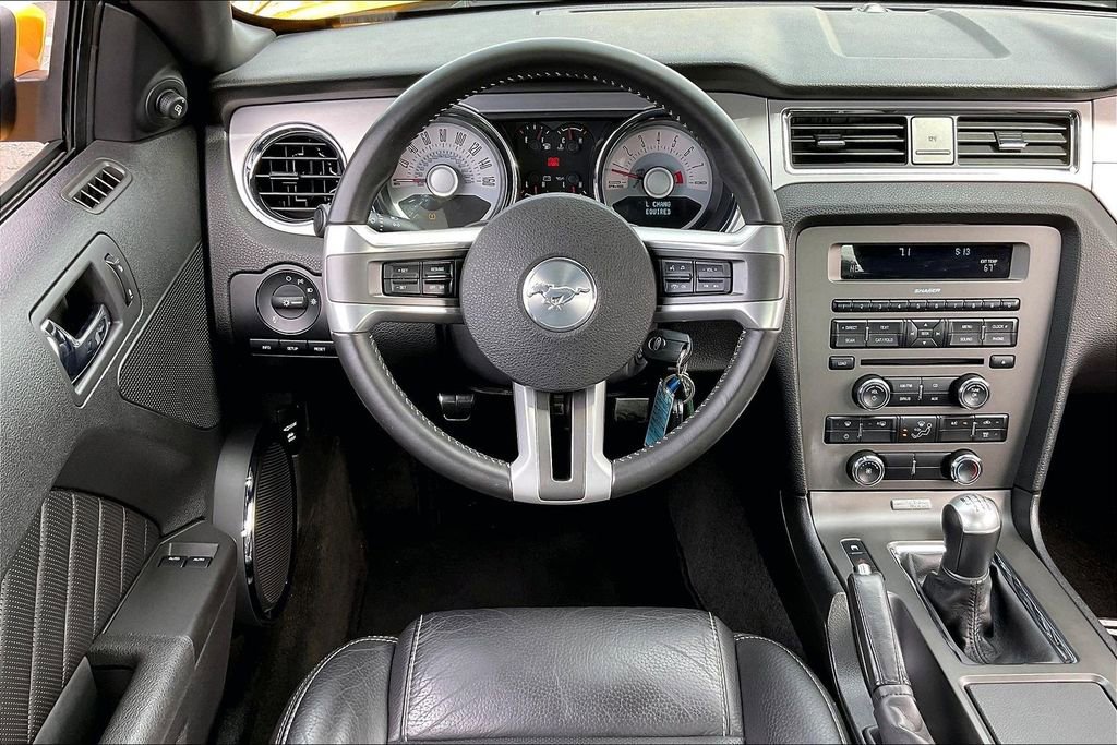 Used 2011 Ford Mustang GT Premium w/ GT Coupe Accessory Pkg 5 RWD image 4