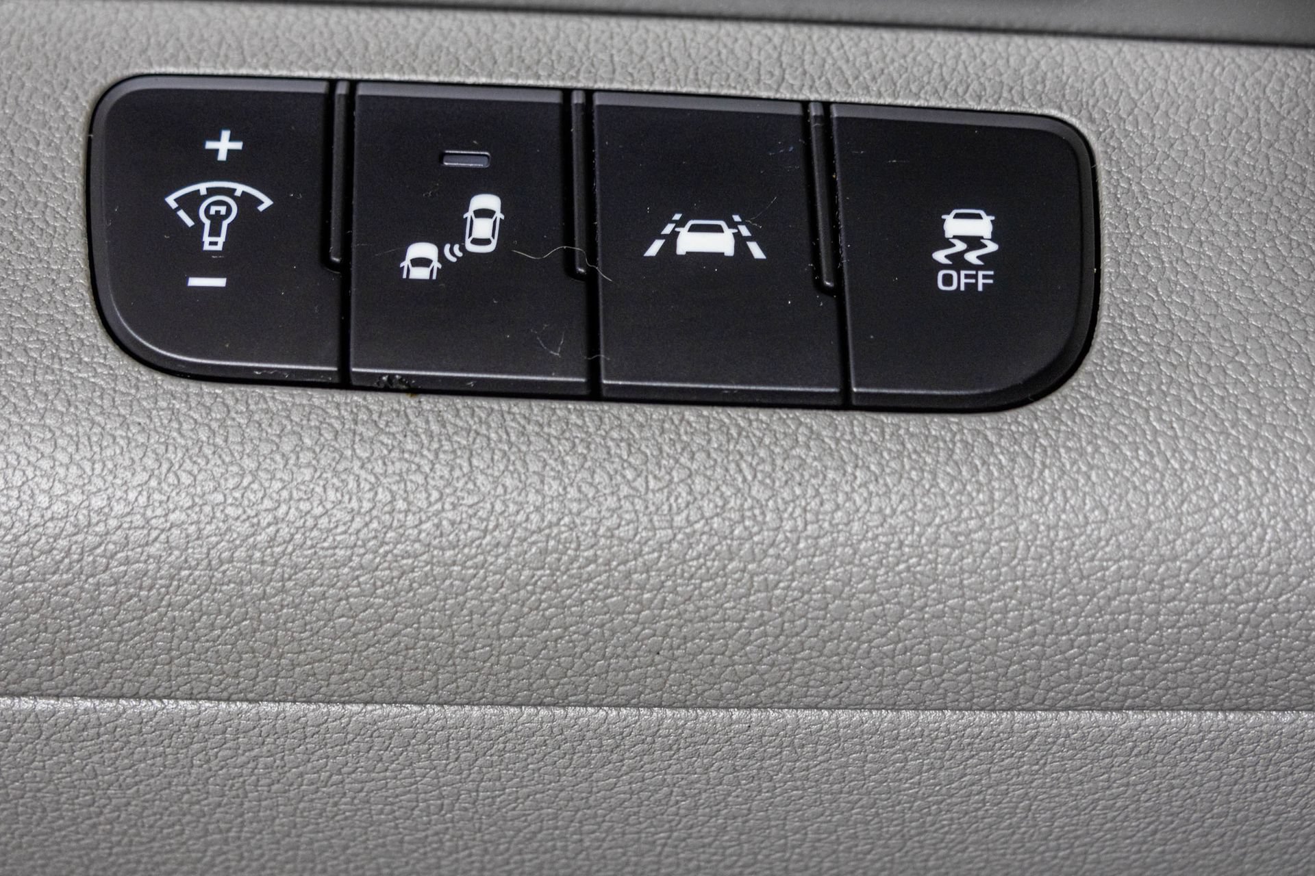 Used 2020 Hyundai Elantra Value Edition FWD image 32