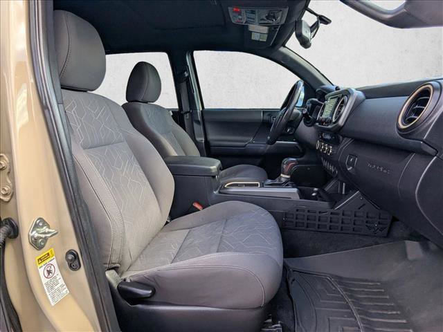 Used 2016 Toyota Tacoma TRD Off-Road image 27