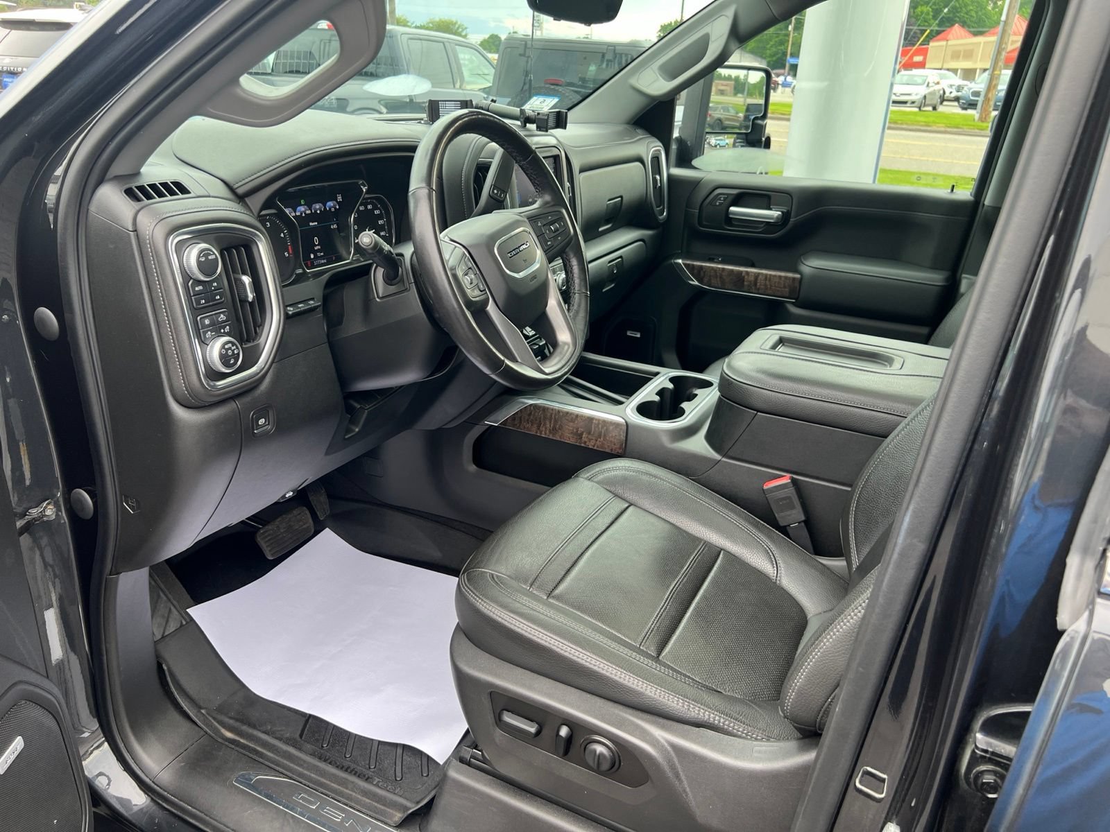 Used 2020 GMC Sierra 2500 Denali w/ Denali Ultimate Package AWD/4WD image 31
