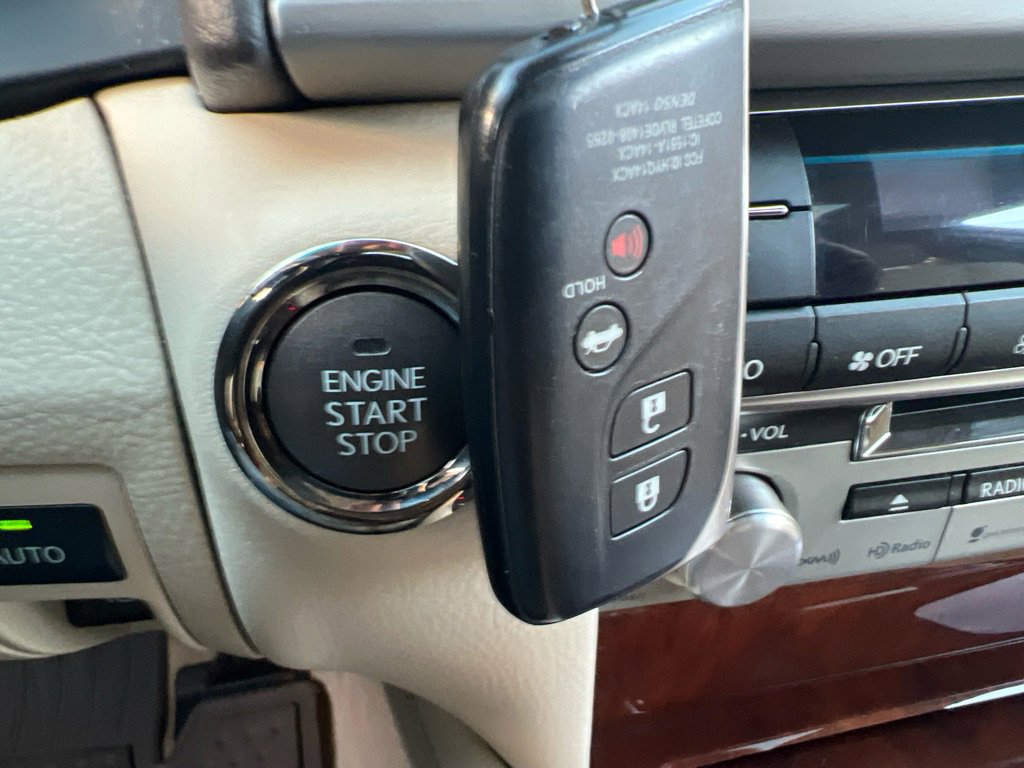 Used 2015 Lexus LS 460 image 24