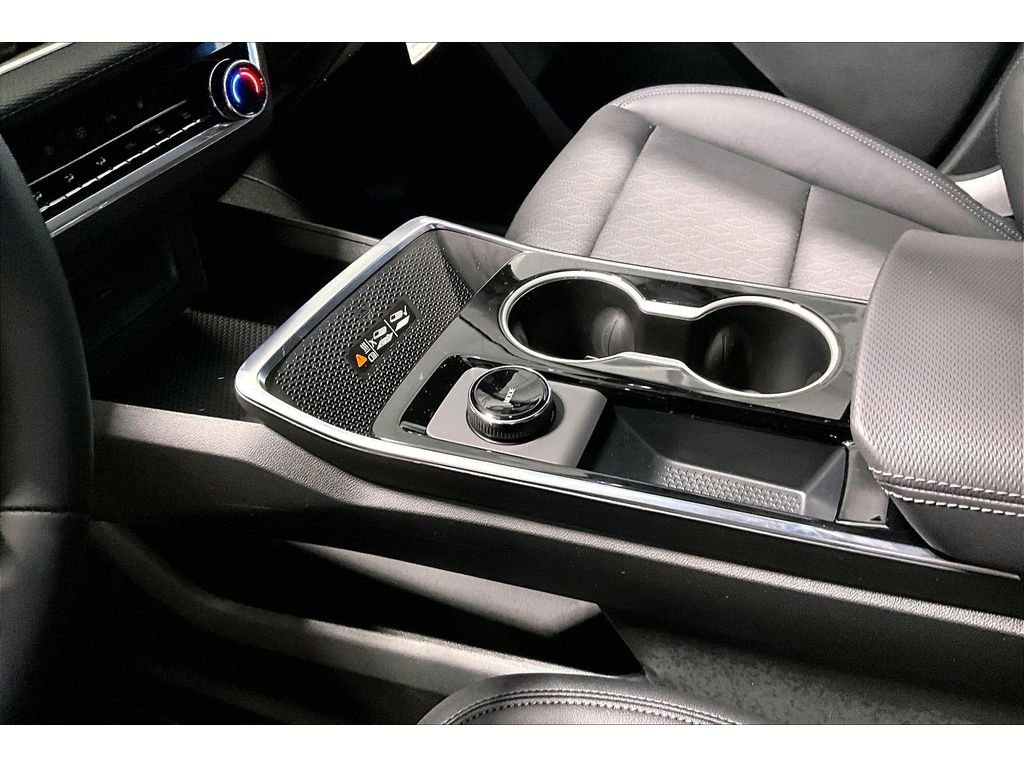 New 2026 Chevrolet Equinox LT w/ Convenience Package II image 9