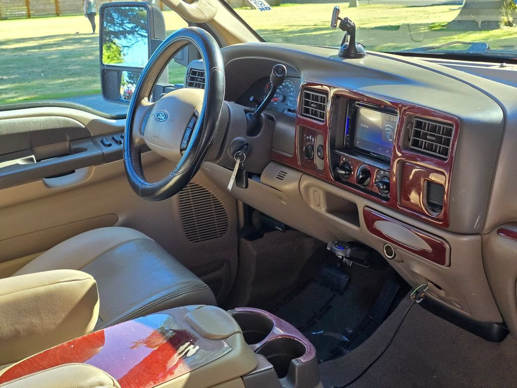 Used 2004 Ford Excursion XLT AWD/4WD image 18