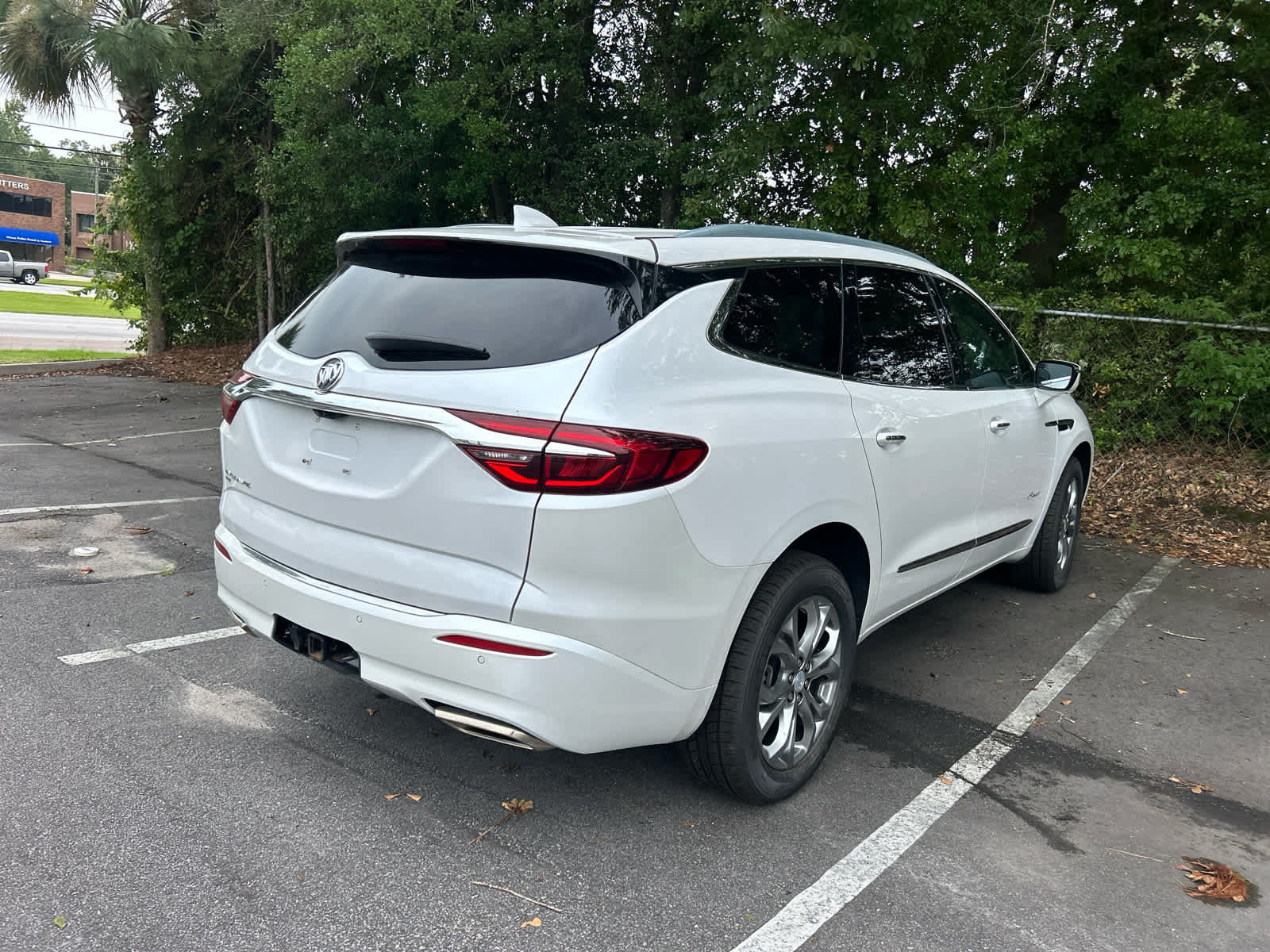 Used 2021 Buick Enclave Avenir w/ Avenir Technology Package AWD/4WD image 5