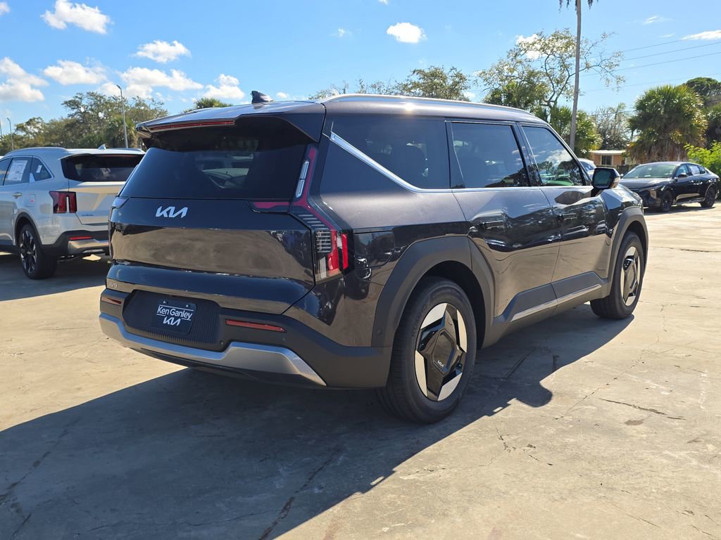 New 2026 Kia EV9 Wind AWD/4WD image 8