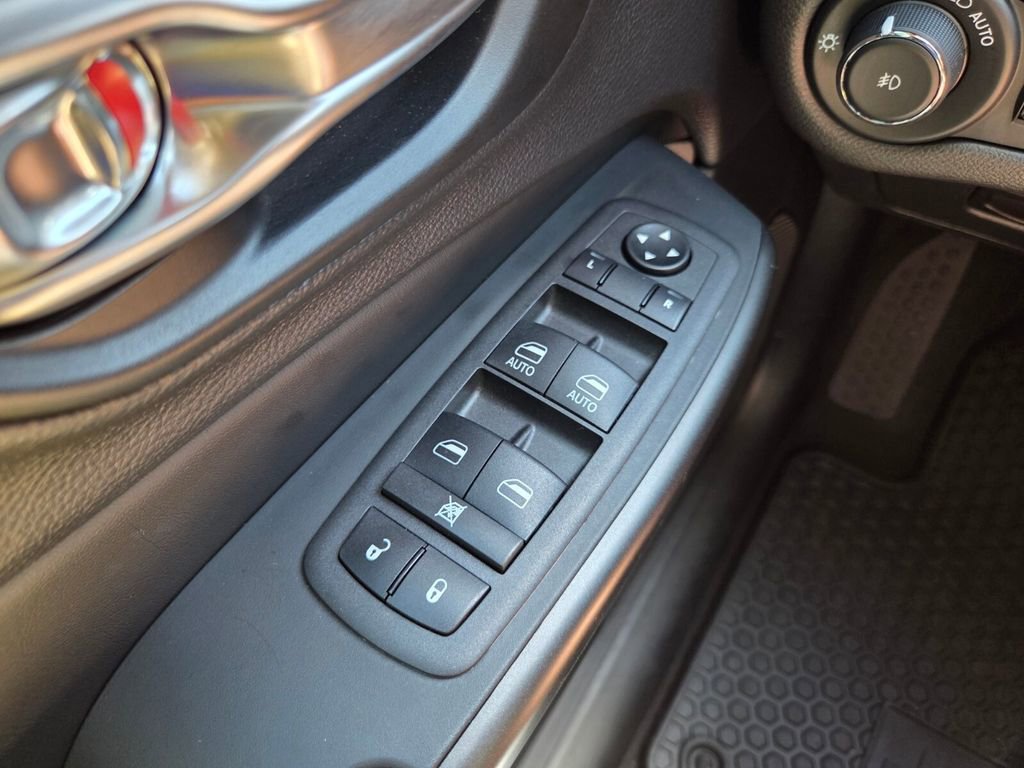 Used 2023 Jeep Cherokee Trailhawk w/ Trailer Tow Group AWD/4WD image 24