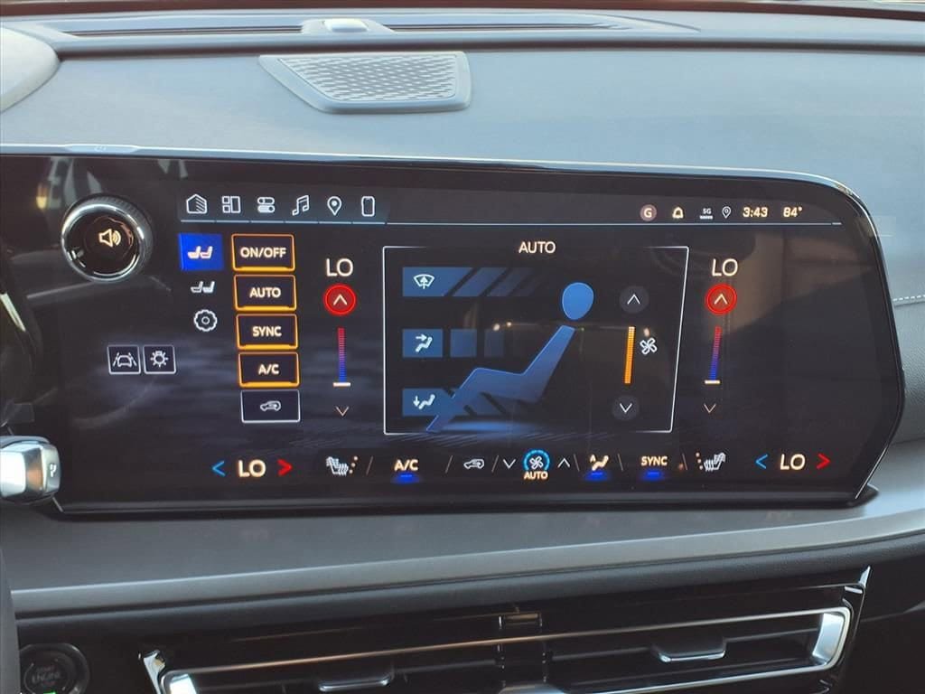 New 2026 Chevrolet Traverse LT w/ Enhanced Driving Package FWD image 17