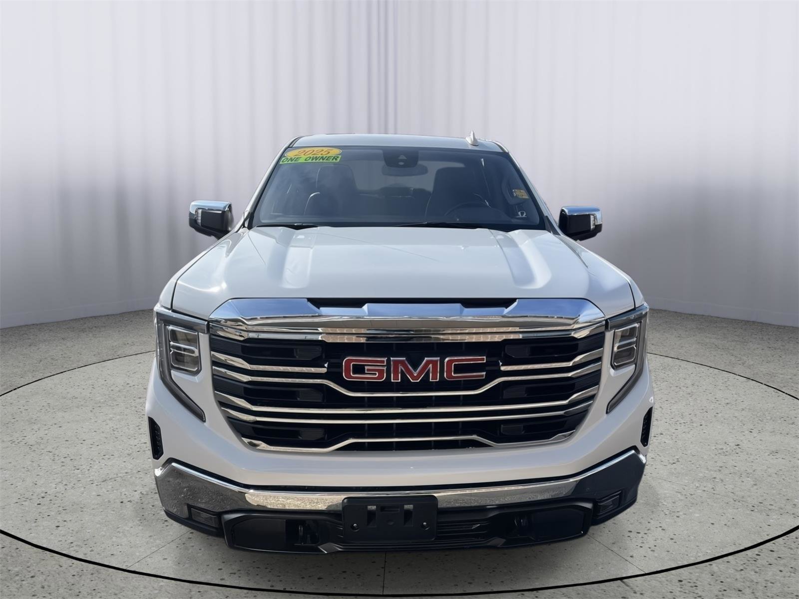 Used 2025 GMC Sierra 1500 SLT image 2
