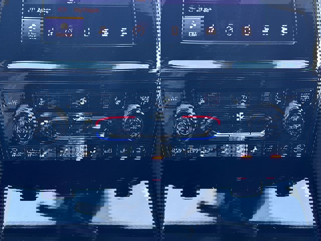 New 2025 Jeep Grand Cherokee Laredo X w/ Luxury Tech Group I image 23