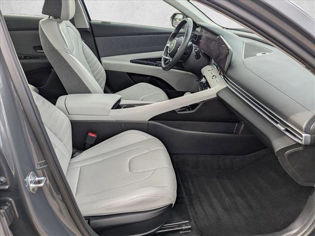 Used 2024 Hyundai Elantra Limited image 22
