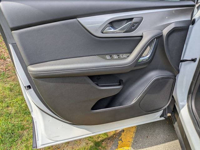 New 2025 Chevrolet Blazer LT FWD image 8
