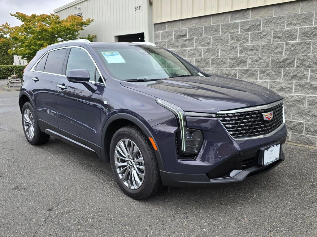 Used 2024 Cadillac XT4 Premium Luxury image 10