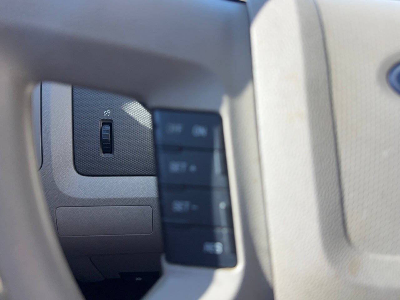 Used 2010 Ford Escape XLS FWD image 35